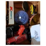 Vintage die cast toy lot Vintage die cast toy lot