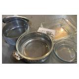 Mixed lot of vintage servers / baking dish; pyrex Mixed lot of vintage servers / baking dish; pyrex