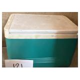 Vintage igloo mini cooler Vintage igloo mini cooler