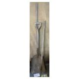 Mixed hand tools; shovel & more Mixed hand tools; shovel & more