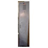 Lockable storage locker 15x18x78