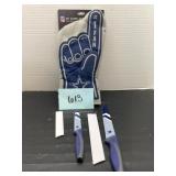 Cowboys oven mitt and knives