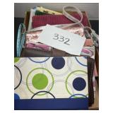 Mixed lot of small hand bags / wallets