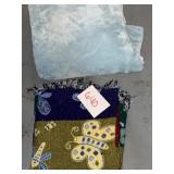 (2) throw blankets