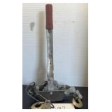 Manual wire rope tightener