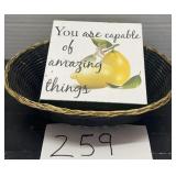 Mixed lot; wall art / basket
