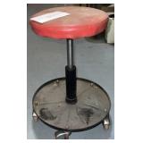 Hydraulic stool w/ storage