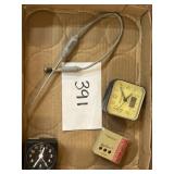 Mixed lot mini kitchen clocks & more