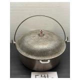Vtg Cast iron cooking pot