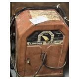 Vtg Lincoln Arc Welder 225 Amp