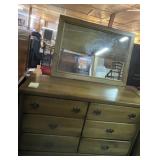 Dresser w/ Mirror; Dovetail Drawers; 51*17*32