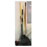 Mixed Hand Tool Lot; Rakes & More