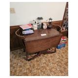 Early Double Drop Leaf with 2 Chairs