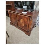 Nice TV Stand