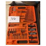 Black & Decker screw tips and drills bits