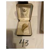Cultured pearl fine gold pin