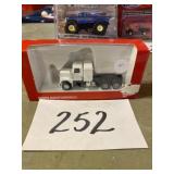 HO scale Herpa white tractor truck