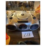 Cassette CD player dynamic