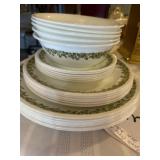 Corelle crazy Daisy, 24 piece dishes