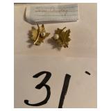 Sarah Coventry clip on earrings