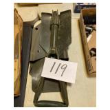 Folding shovel