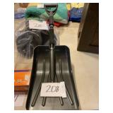 Travel snow shovel