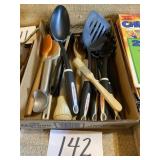 Miscellaneous kitchen items