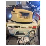 General Electric light and easy steam iron