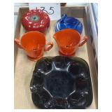 Assorted items of glass items