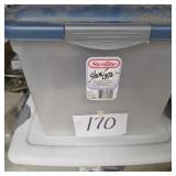 2 plastic containers with lids