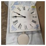 Wooden quartz wall clock