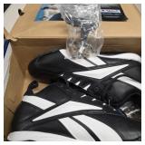 Reebok baseball 9 1/2 black/white vero mid