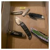 Lot of folding knives various