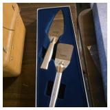 Serving gift set