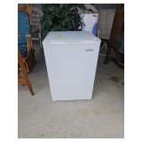 Mini Fridge w/ Freezer