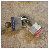 Master lock lot of 2 padlocks