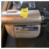 Sony Handycam DCR-DVD650 Camcorder no cords