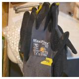 MaxiFlex Work Gloves Size 11