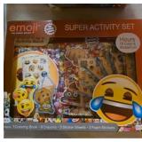Emoji Super Activity Set With Crayons