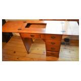 Sewing machine desk w/o the machine, 4 drawers