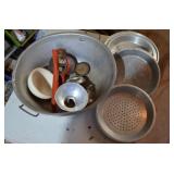 Aluminum Pan w/ Handles, Juicers, Pie Pans
