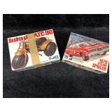 2pcs of vintage car models 