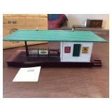Lionel Trains Freight Station w/Box