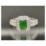 STERLING SILVER RING GREEN AND WHITE STONES SIZE 8