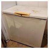Chest Freezer (works)