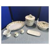 Serving Dishes Poppy Trail (Sculptured Daisy) by M