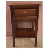 One-drawer Night Stand / Side Table
