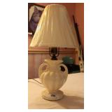 Vintage Urn Style Lamp - works