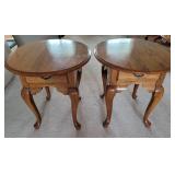 BROYHILL Set of 2 Side Tables - 23x27x22