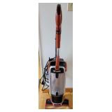 SHARK Vacuum - works